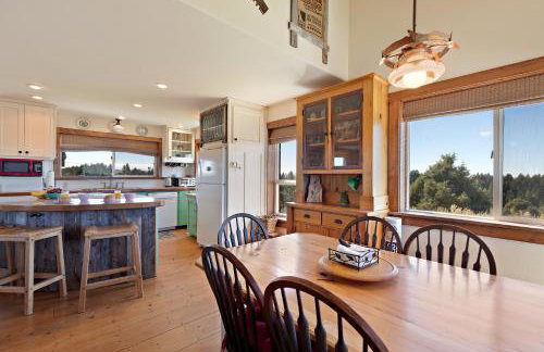 Lindas Perch by KABINO On Bank of Henrys Fork Mtn Views Fishing 6 acres Snake River WIFI - Foto 23