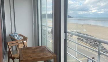 Les pieds dans l'eau - Foto 3