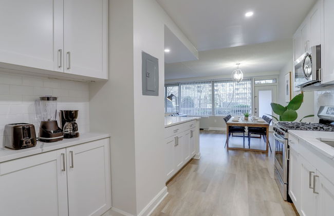 Elegant Apartments Near the Pentagon - Photo 69