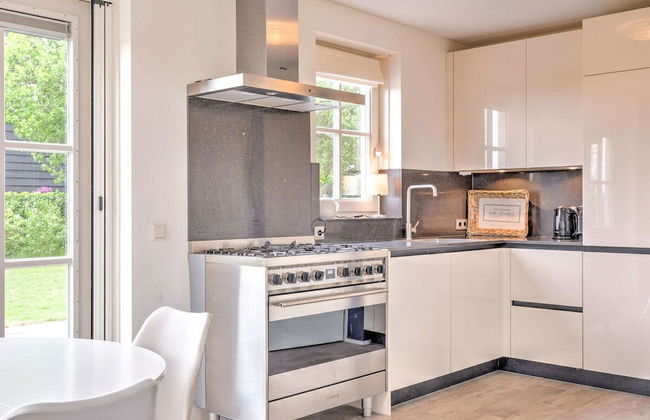 Holiday Home in Wissenkerke Near Beach - Foto 1