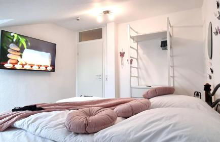 Beauty and Beast 24h-Check-in, 6 Pers, Klima, Massageliege - Foto 3