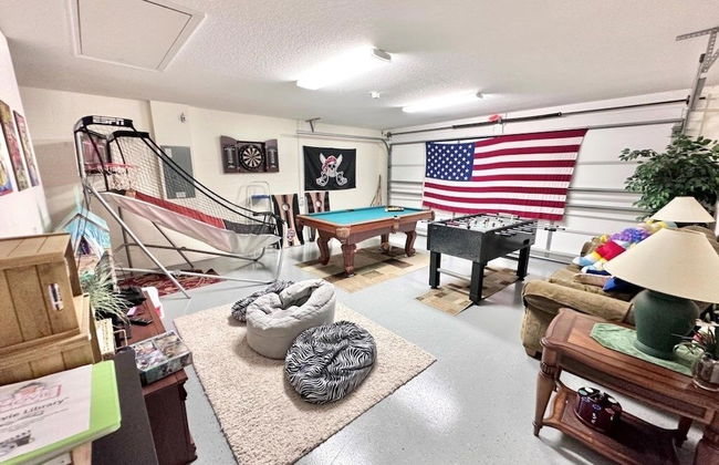 Cozy 4 Bed Pool Home With Game Room 4 Bedroom Home by RedAwning - Foto 17