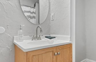 Little Italy Group Stay 4 TV's Pet Friendly - Foto 3