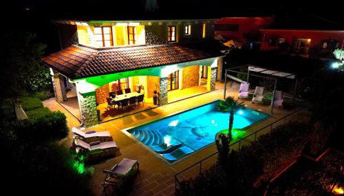 Villa Cecilia - 4 bedrooms, 4 bathrooms, heated inside pool, gym - Foto 5