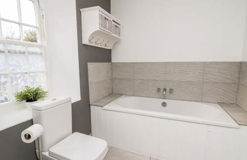 Upper Vestry - Photo 19