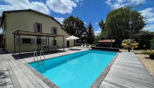 Luxurious Villa in Cazaubon with Swimming Pool - Photo 1