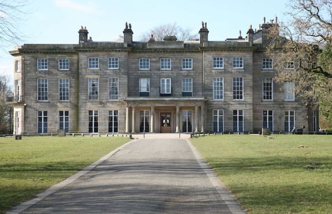 Stylish 3 Bedroom House Only 5 Mins From M6/m58 - Photo 32