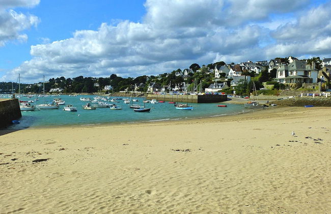 Holiday Home in Locquirec Near Sandy Beach - Foto 26