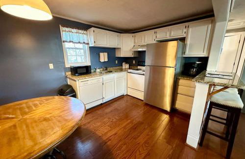 Cottage 6- Lees Ford Marina - Photo 6