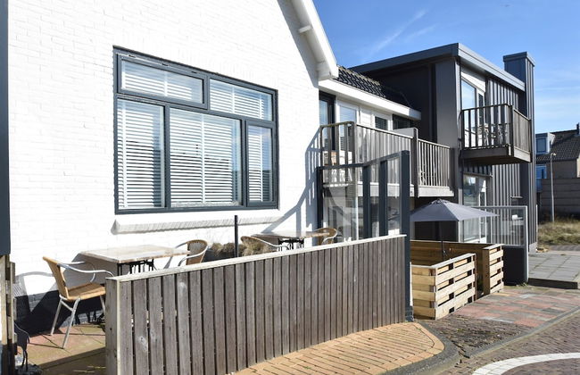 Elegant Studio Near Beach - Photo 11