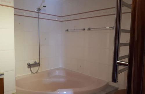 Apartamento tranquilo en una casa con jardín - Foto 14