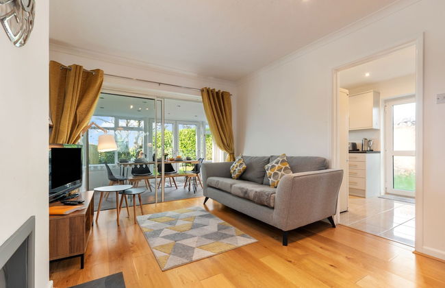 Ty Gwyn - Hot Tub, Parking, Dog Friendly - Photo 1