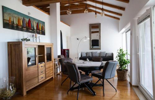 Officinalis - Family Vacation House - Photo 1