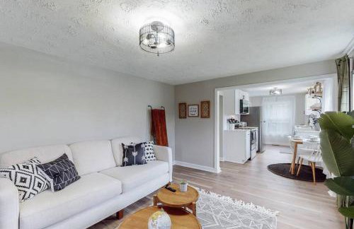 Touchdown Bungalow-Charming HOF Village Home - Foto 10