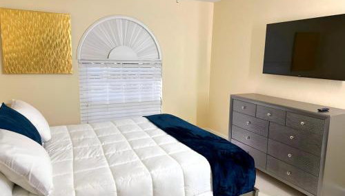 Luxurious 4-Bedroom House with Pool - Foto 4