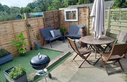 2bed Cabin w/ Parking Near Snowdonia National Park - Photo 33