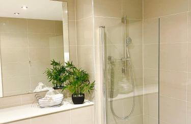 Urban Gateway Spacious Apartment with free parking - Photo 16