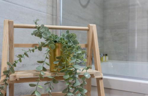 Heartland House, 7 Spacious Bedrooms Sleeps 4 plus, near NEC, JLR,BHX - Foto 37