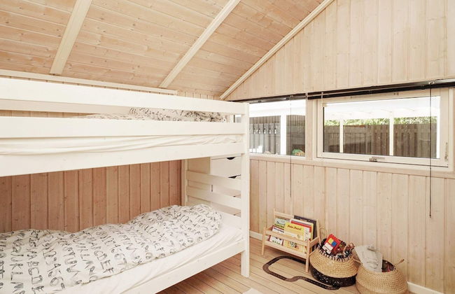 8 Person Holiday Home in Hojby - Foto 3