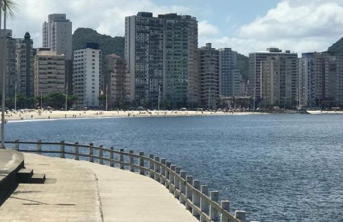 Apto aconchegante vista mar , tv, wifi e ar - Praia São Vicente - Foto 16