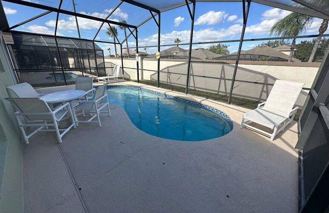 Completely Updated Villa, Private Pool, Beautiful! - Photo 17