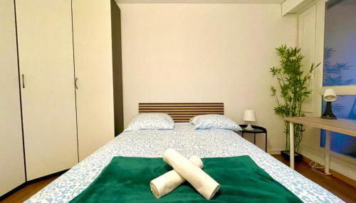 BnGo I Le Spacieux I 12 personnes, 5 chambres, 2 salle de bain, parking privé, WC séparé, Wifi - Foto 3, towels, wardrobe