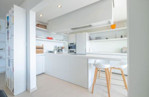 Elegant 3-Room Apartment with Terrace Pool & Island Views - Foto 12