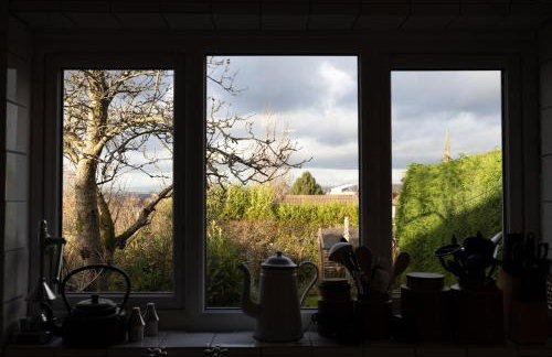 Cosy mid century Stockport with views, dog walks, woodburner - Foto 31