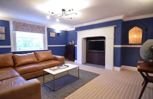 Imperial King apt, Cheltenham centre, dedicated free parking - Photo 9