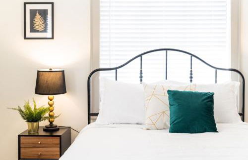 Modern 2BR Stay In Historic West End Near Downtown - Foto 15