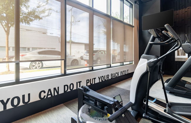 Lindsley by Avantstay Balcony Modern Design A Downtown Location - Photo 41