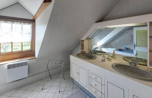 4 Bedroom Nice Home In Mont-Saint-Jean - Photo 18