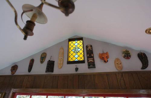 Vintage Lovers` Cabin with Jacuzzi & Lake Access - Foto 13