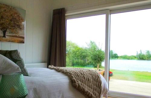 Phoenix Lodge - Luxury 2 ensuite bedrooms, lakeside views - Foto 22