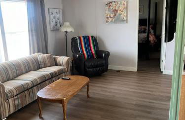 Death Valley PrairieFire 3bd 2ba Home w Kitchen - Foto 4