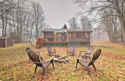 Peaceful Wooded Retreat at Lake Wallenpaupack! - Foto 3