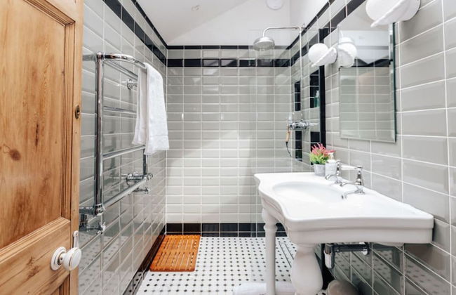 The Emerald - Central Henley 2 Bedroom House - From 145 Per Night - Foto 5