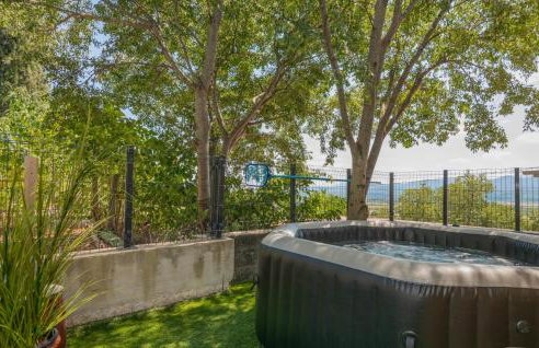 6 Bedroom Awesome Home In Prolozac - Foto 9