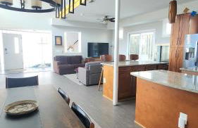 Arlington Contemporary 5 BDRM Home - Foto 17