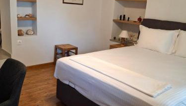 Trikeri Inn - Photo 3