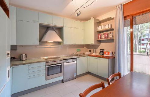 Amazing Apartment In Lignano Sabbiadoro - Foto 6