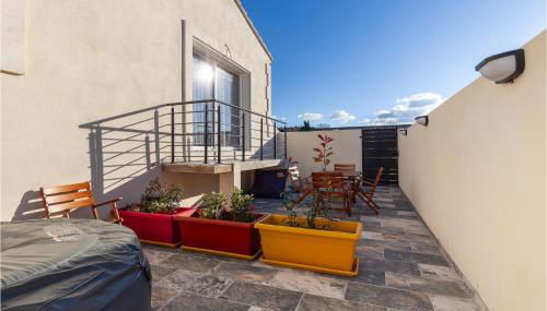 Beautiful Apartment In Eyragues - Foto 2