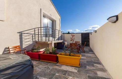 Beautiful Apartment In Eyragues - Foto 2