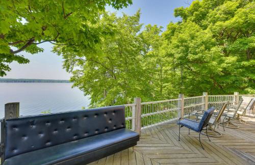 Lockes Glen - Lakefront Geneva Getaway with Dock! - Foto 1