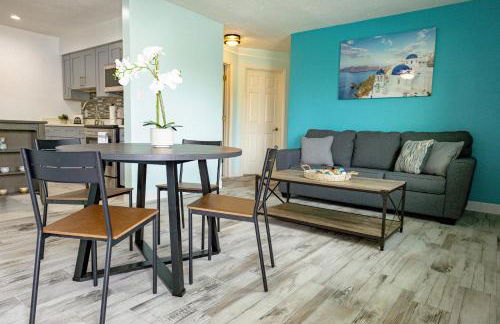 Marlin's Palm Oasis - Beach House, Amazing Pool, BBQ Area - Photo 23