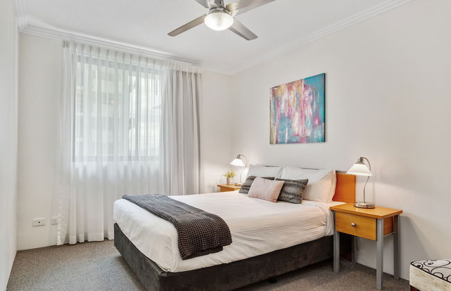 Republic Apartments - Photo 16