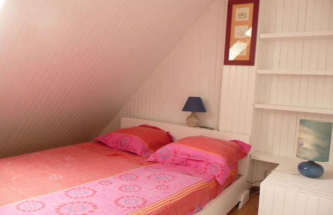 Holiday Home Near the Beach, Ploudalmezeau - Photo 3