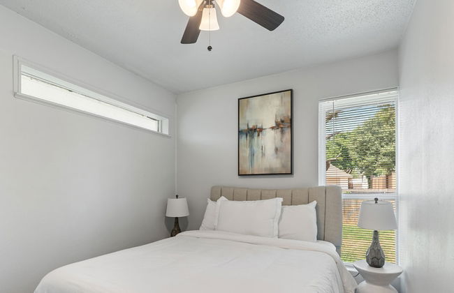 Spacious Retreat 8 Bedroom River - Photo 19