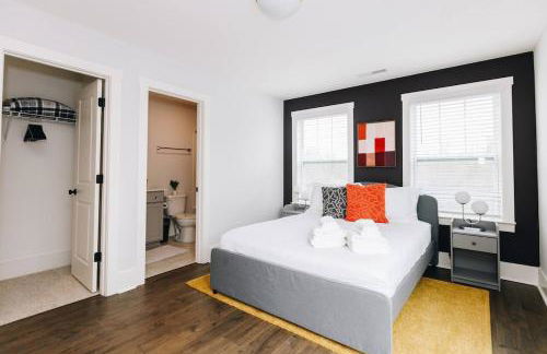 Birdsong Bungalow - Hot Tub, Game Room, Fire Pit - Foto 22