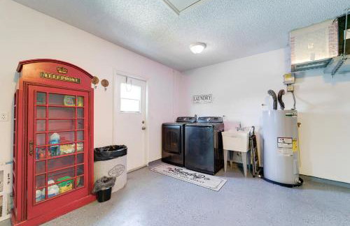 Lounge Area Office Fenced Yard Near It All - Photo 60